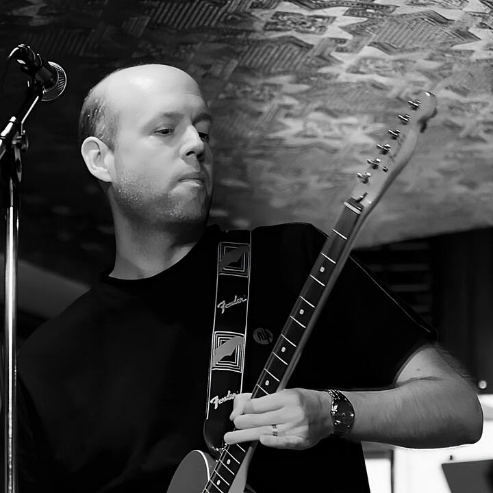 Photo of Richard, lead guitarist