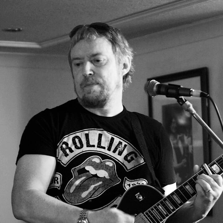 Photo of Dave, lead guitarist